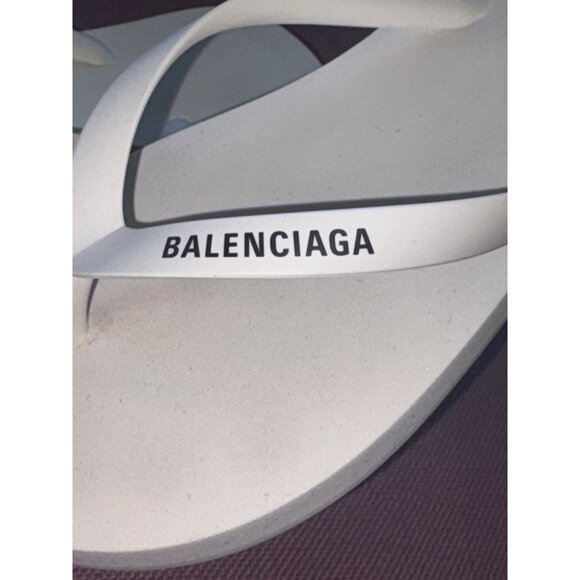 Balenciaga Thong Sandal in White & Black 38 With Box Womens Flip Flops - Picture 8 of 14